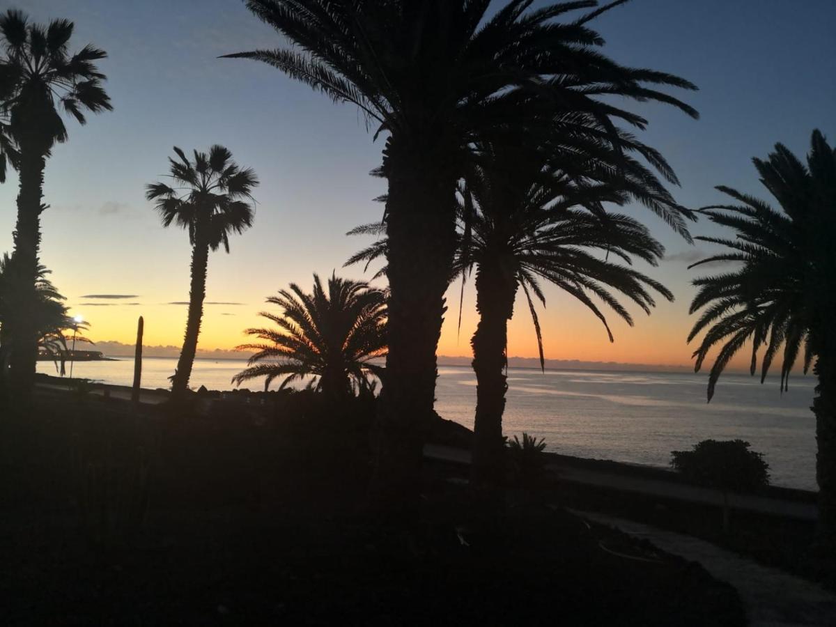 Apartamento Luca 05 En Playa Roca Costa Teguise Bagian luar foto